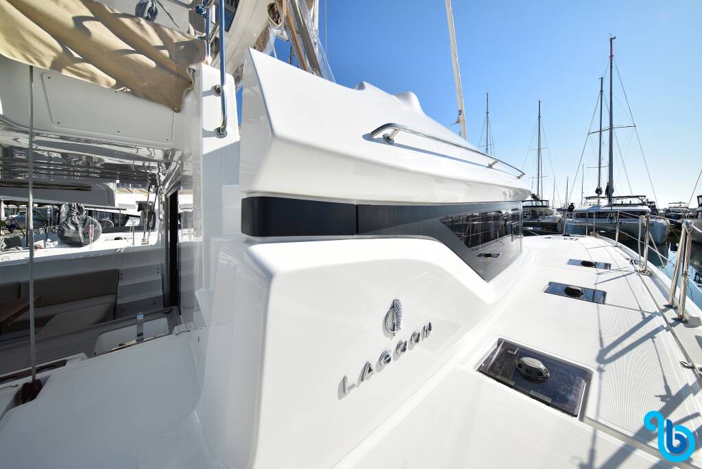 Lagoon 50, Shadow