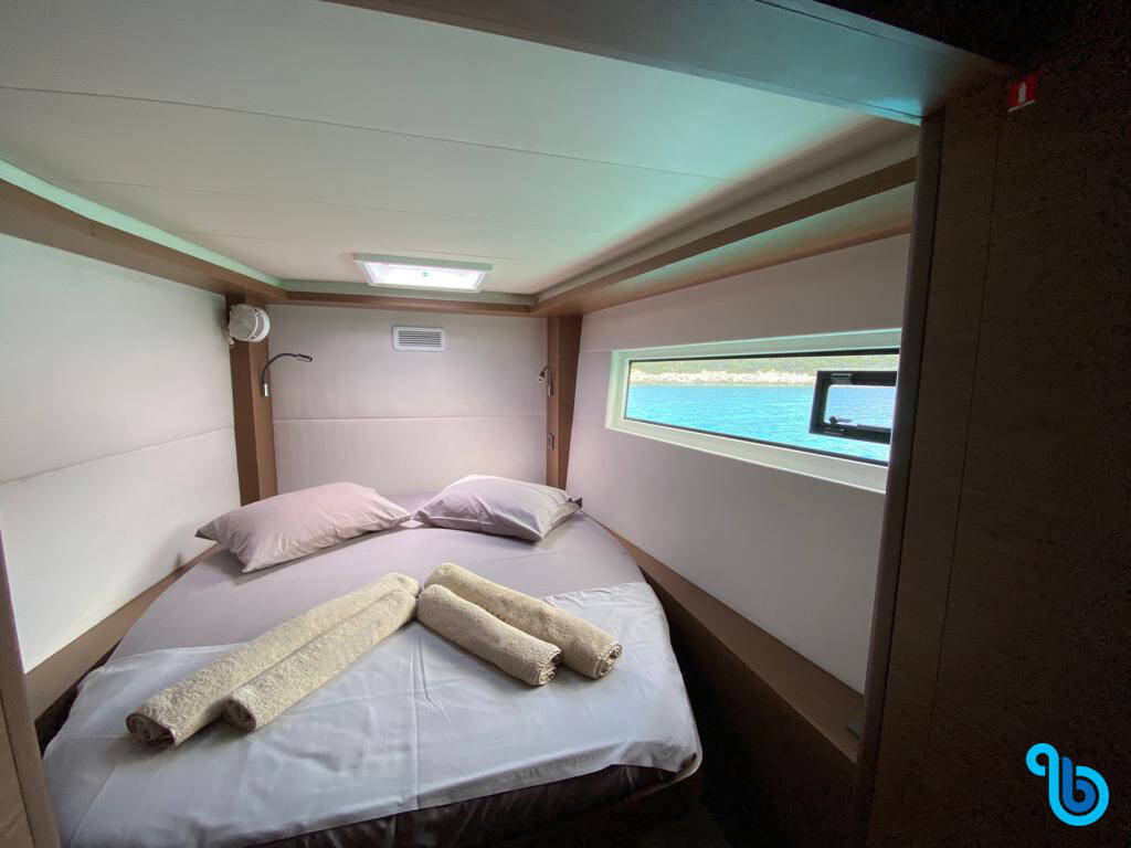 Lagoon 50, VICTORIA (VIP EQUIPPED, Generator, Air-condition, Watermaker, Teak cockpit, Underwater lights, TV, Icemaker, 2 SUP, Wifi) *Skippered only*