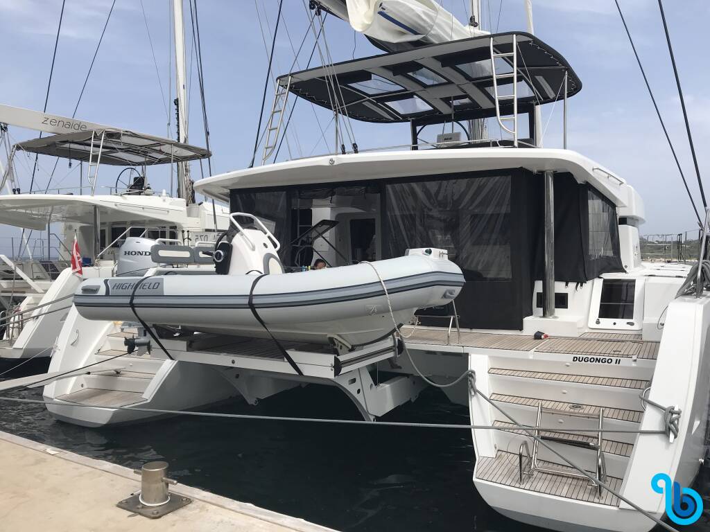 Lagoon 52F , Dugongo II (SXM) (A/C, WM, Generator, Inverter, Tender Lift)