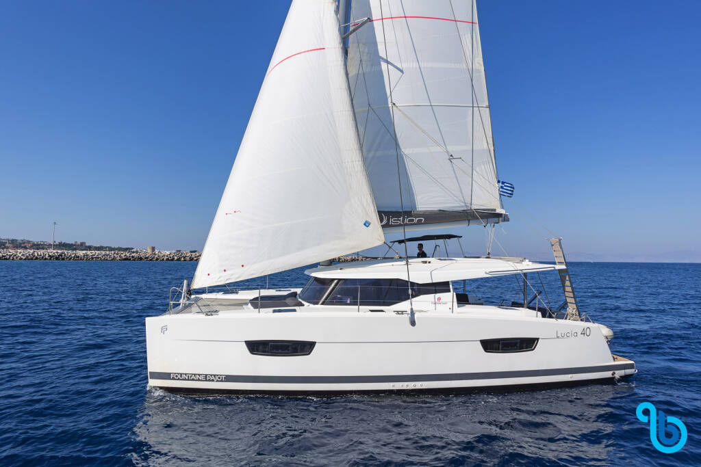 Lucia 40 AC & GEN, 