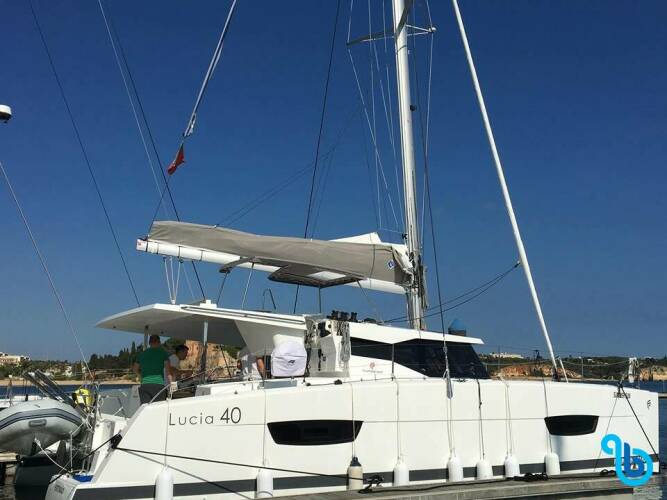 Lucia 40