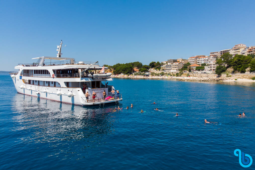 Luxury Motor Yacht, Diamond