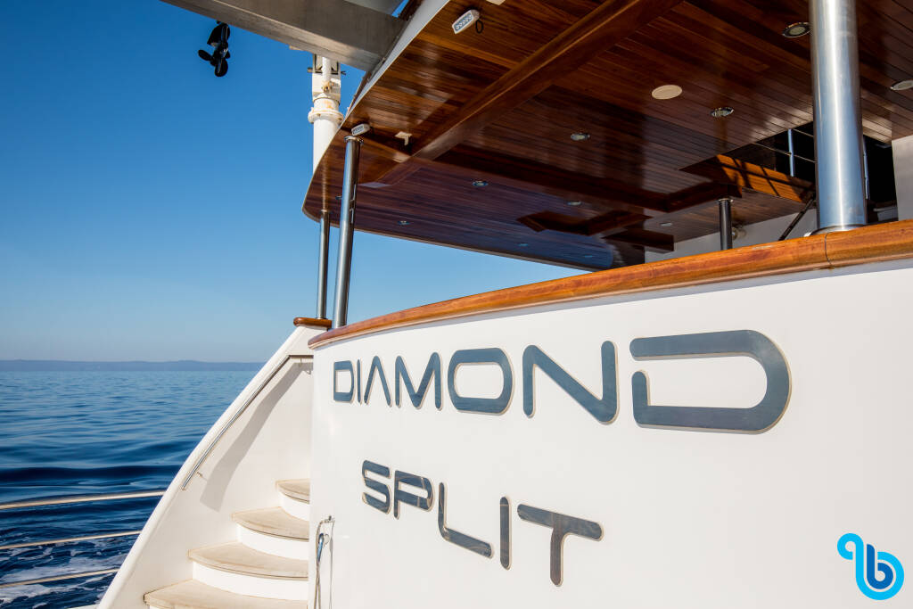 Luxury Motor Yacht, Diamond