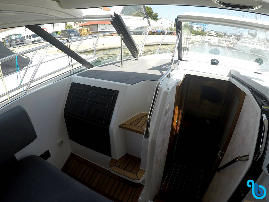 Marex 360 Cabriolet Cruiser, True North