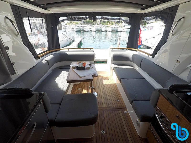 Marex 360 Cabriolet Cruiser, True North