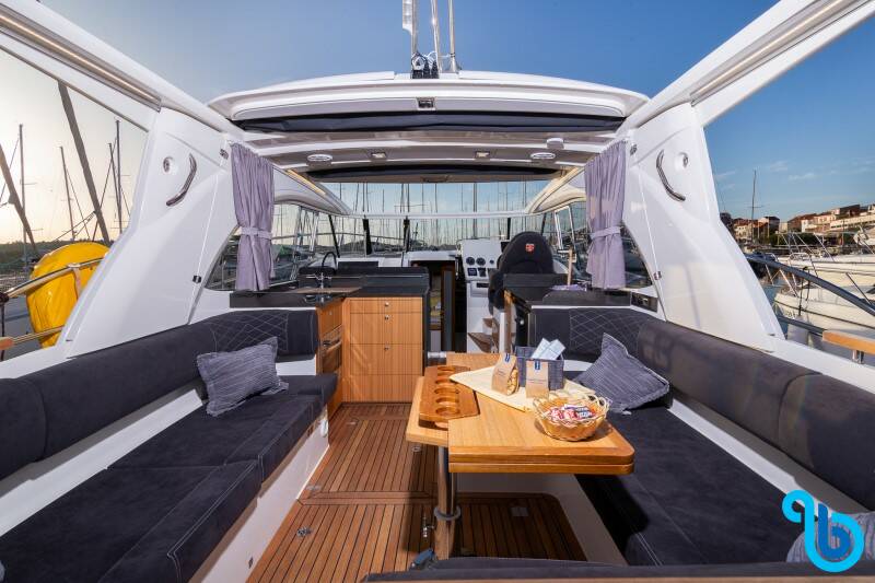 Marex 360 Cabriolet Cruiser, True North