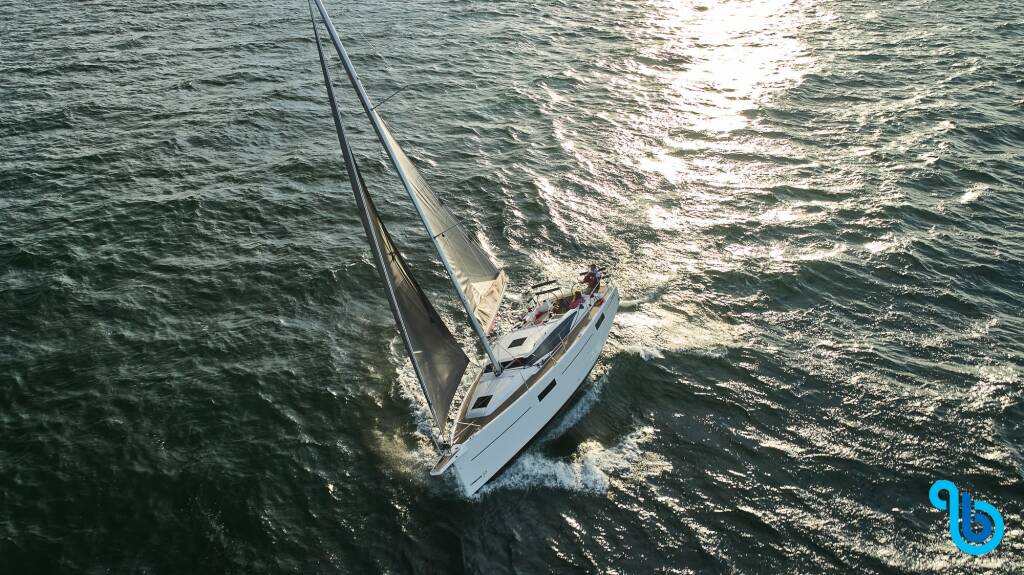 Maxus 35 , Angelmiles 2