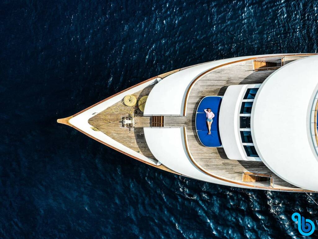 Motoryacht 33M, M/Y Honors Legacy