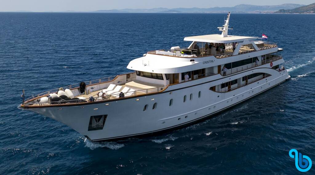 Motoryacht Cristal, Cristal