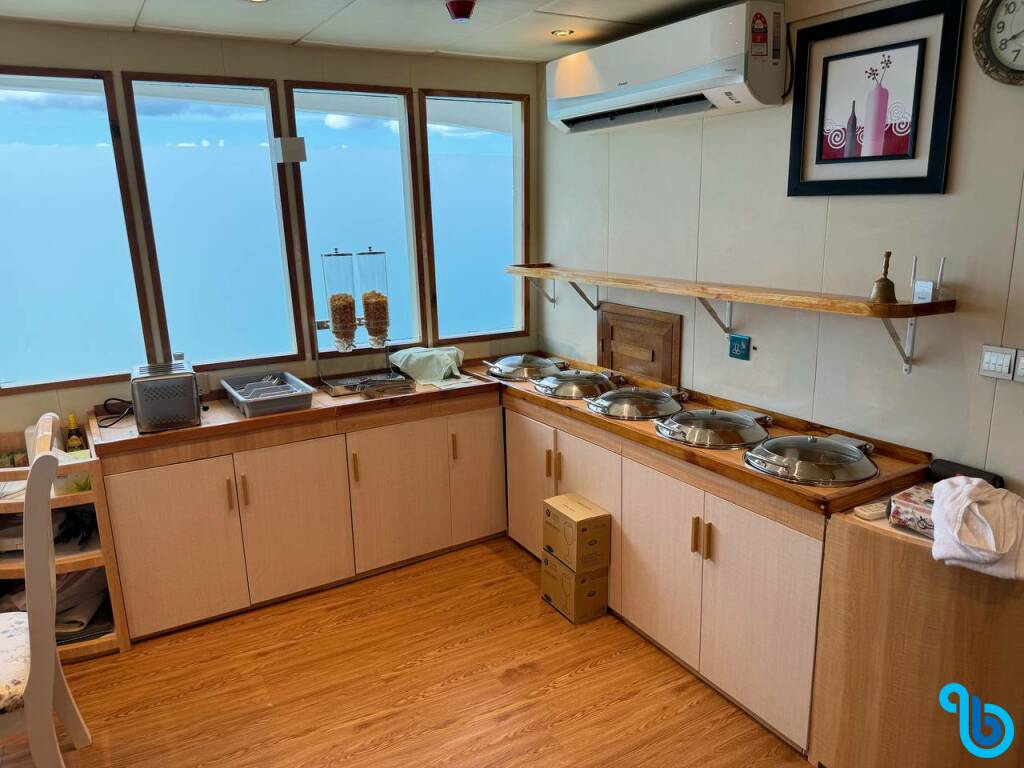 North Seven, North Seven Liveaboard