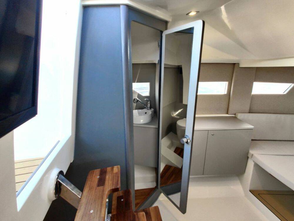 Nuva M9 Cabin, 