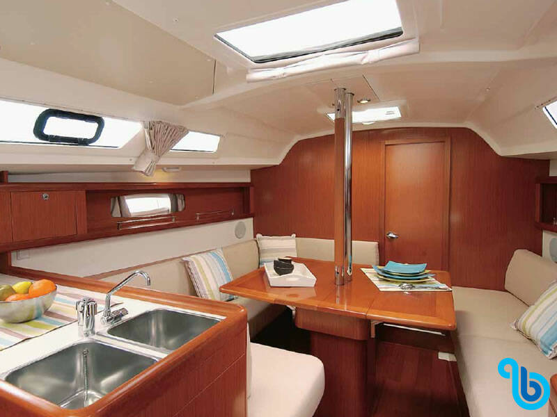 Oceanis 34, Marilou