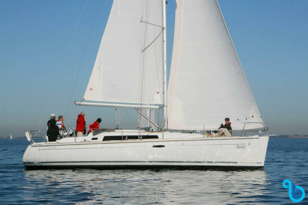 Oceanis 37, Hornet