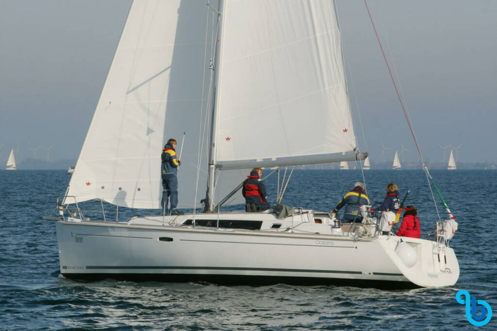 Oceanis 37, Hornet