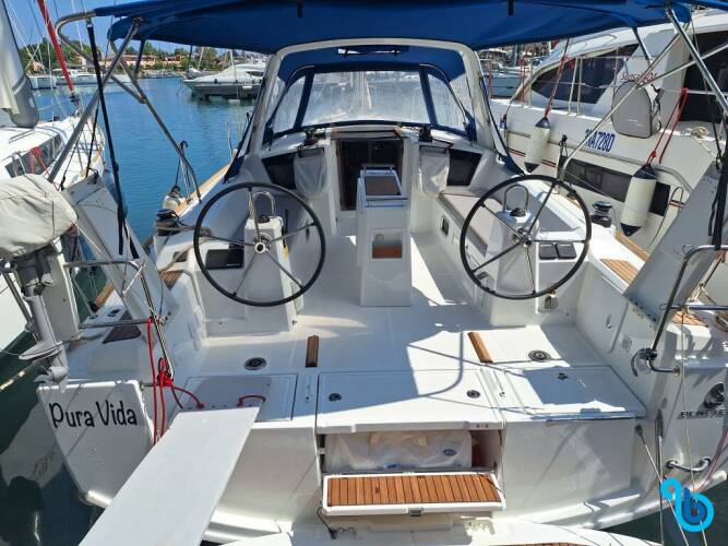 Oceanis 38 PURA VIDA