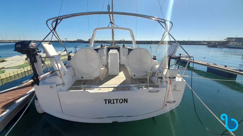 Oceanis 38.1, TRITON