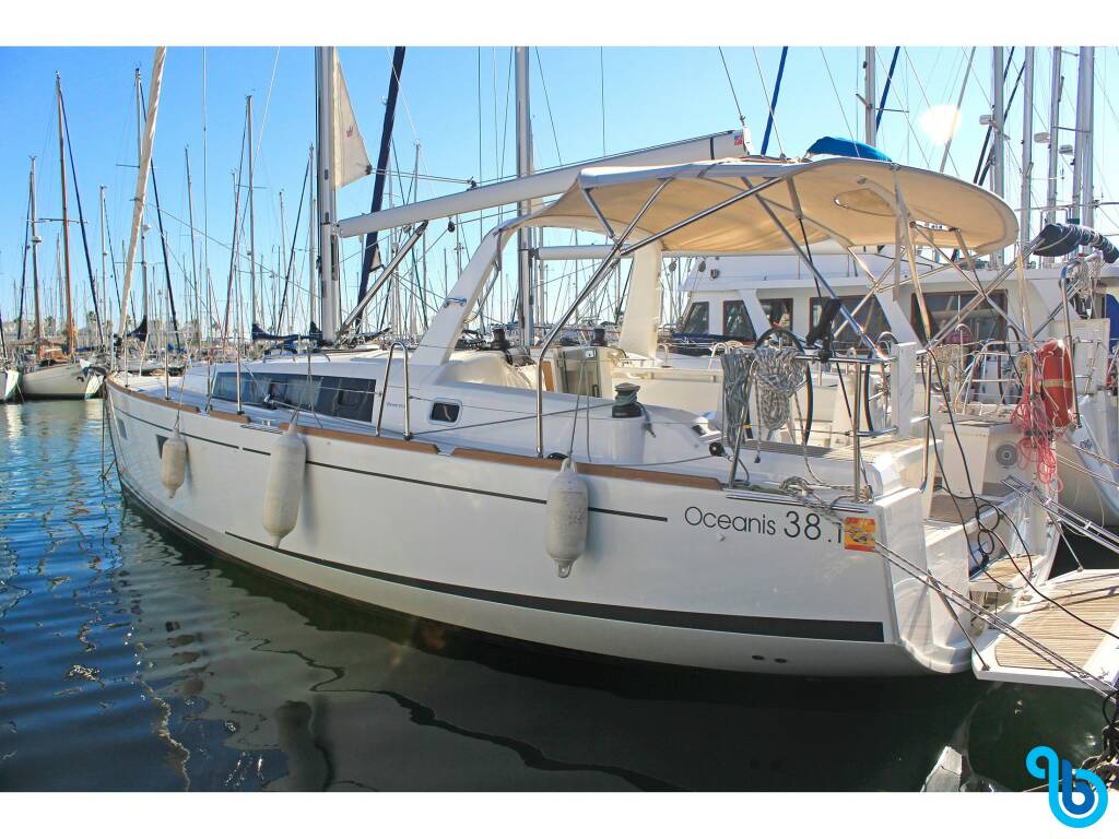 Oceanis 38.1, Tifón