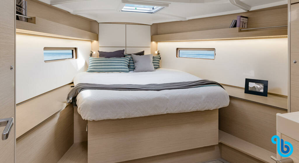 Oceanis 40.1 , TBA (bowthruster,inox gangway, solar panels, inverter, teak cockpit)