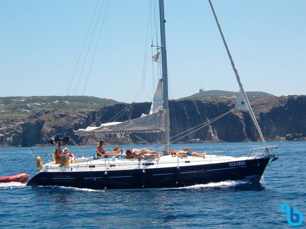 Oceanis 411, Almak