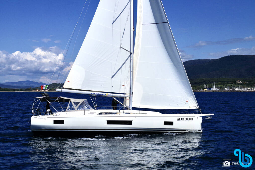 Oceanis 46.1, Luna