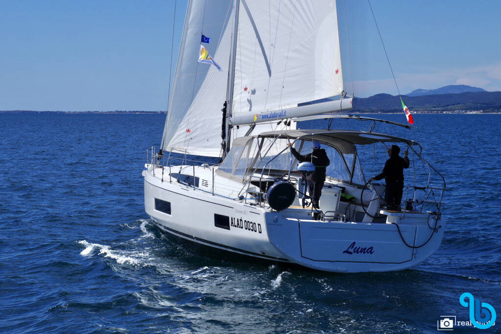 Oceanis 46.1, Luna