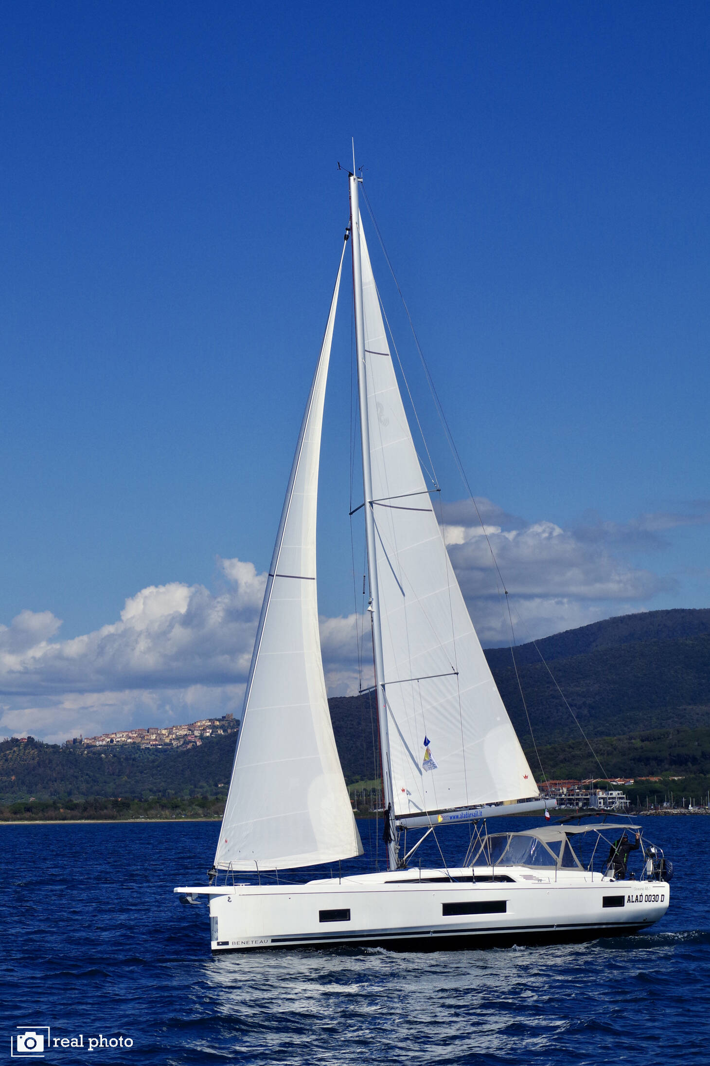 Oceanis 46.1, Luna