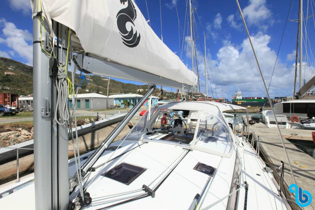 Oceanis 48, J Dog