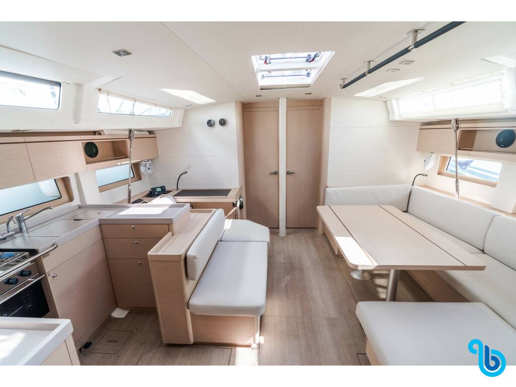 Oceanis 51.1, Anfitrite - Comfort line