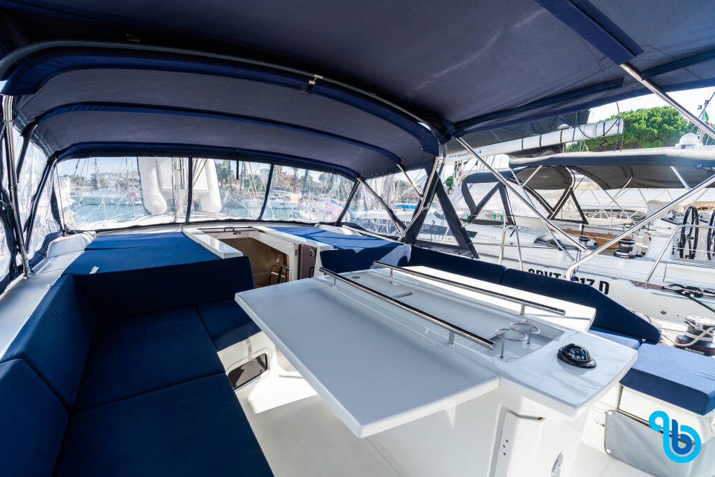 Oceanis 51.1, Anfitrite - Comfort line