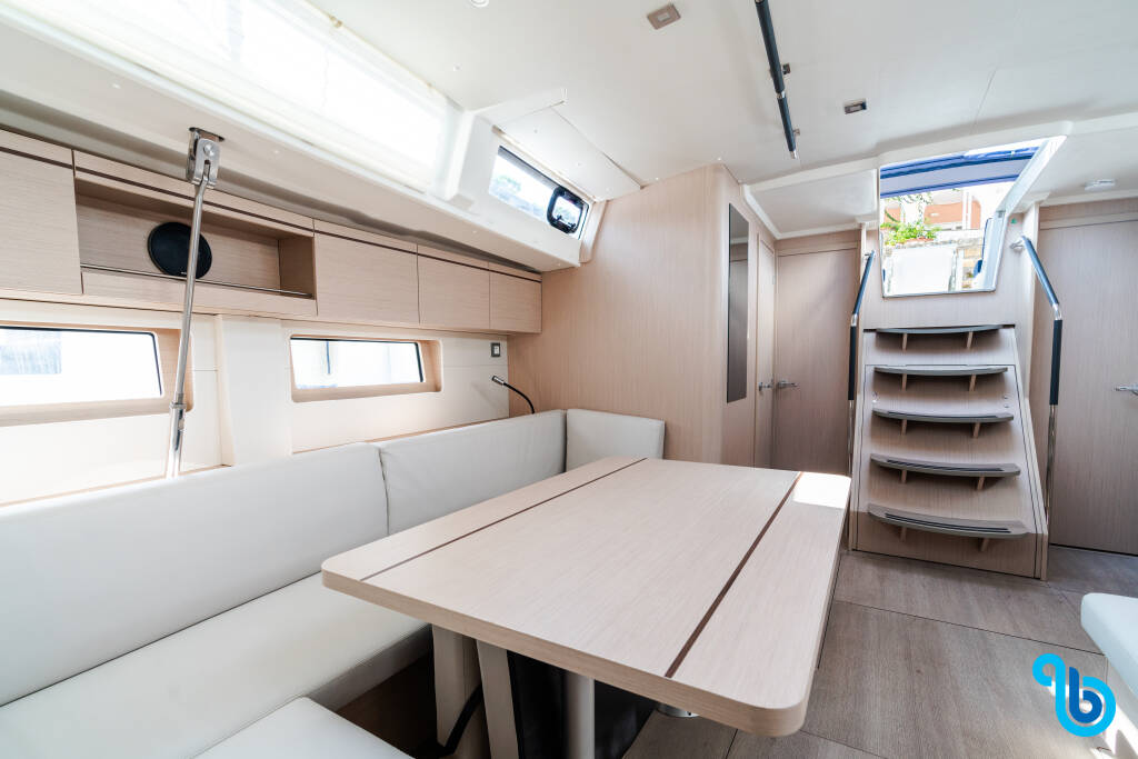 Oceanis 51.1, Anfitrite - Comfort line