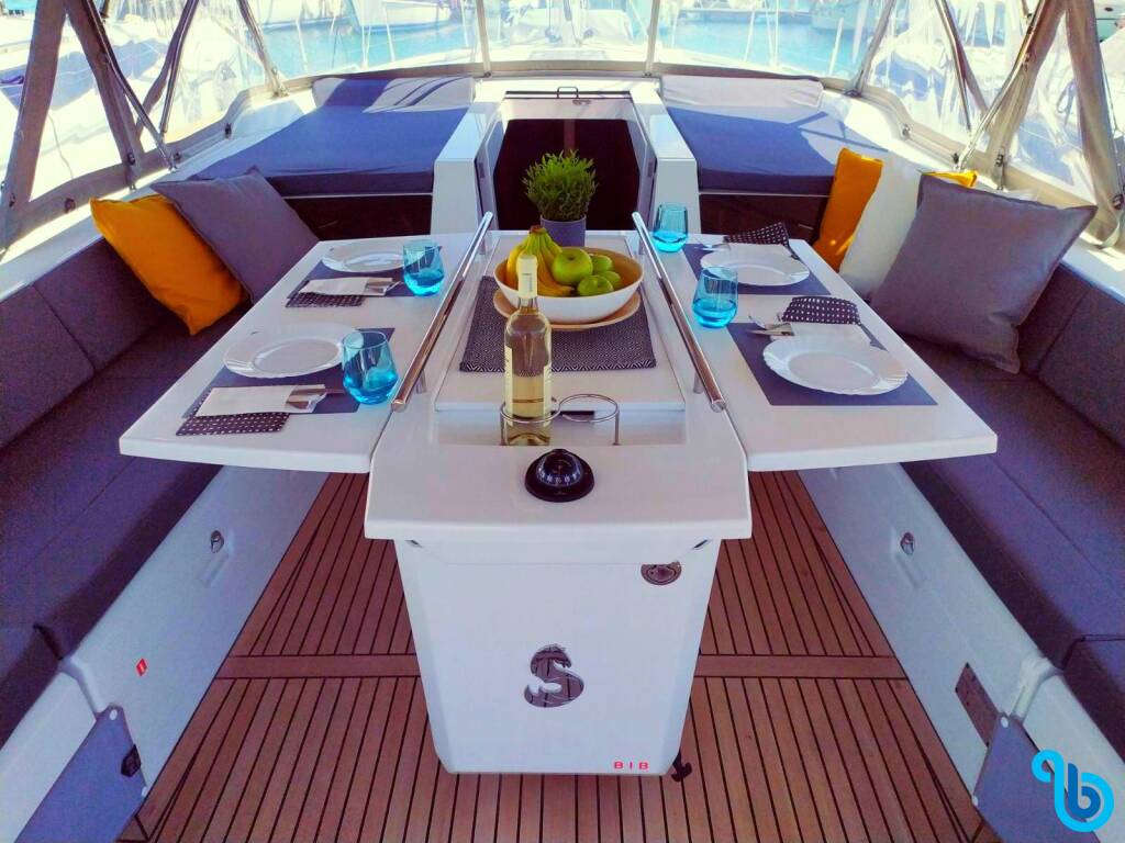 Oceanis 51.1, Infinity