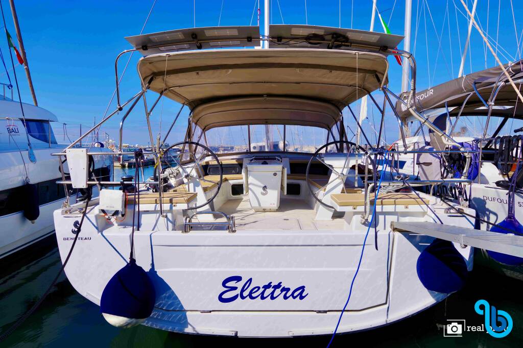 Oceanis 51.1, Elettra -  Water maker, Solar Panel