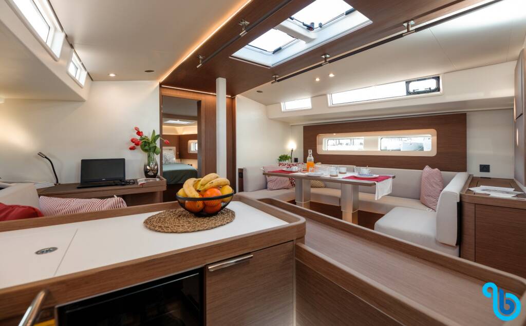 Oceanis Yacht 54, WHITE CLOUD