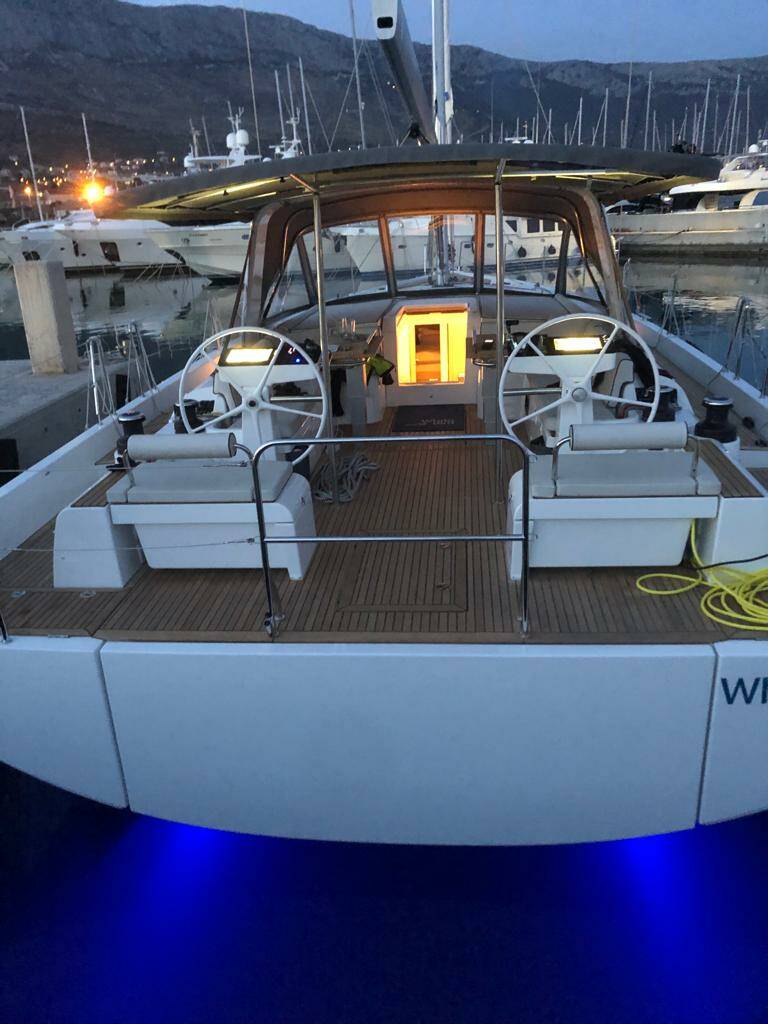 Oceanis Yacht 54, White Bird