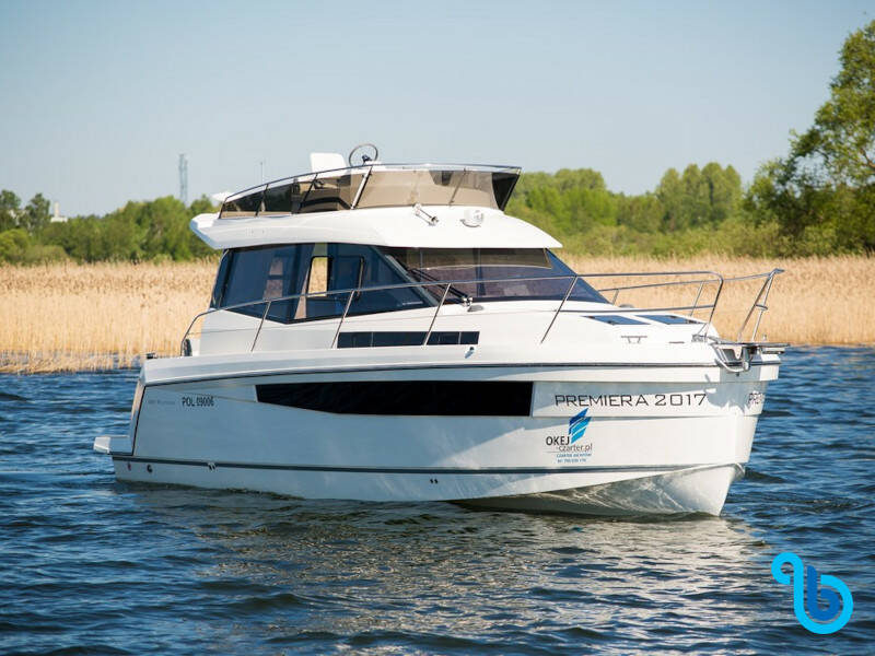 Platinum 989, Platinum 989 Flybridge (Premiera)