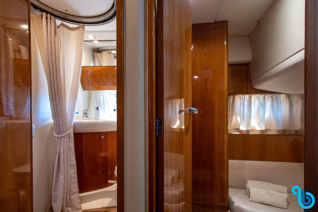 Princess 45, Carina