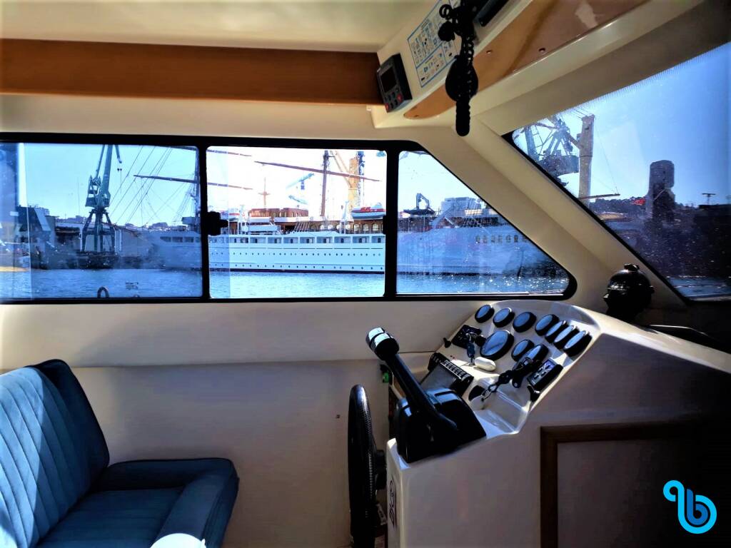 Rodman Fly 870, Tampa Hiru