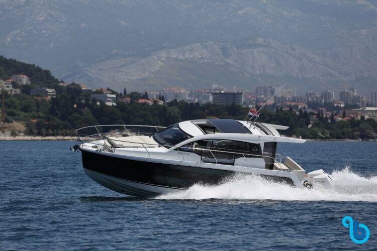 Sealine C335V 