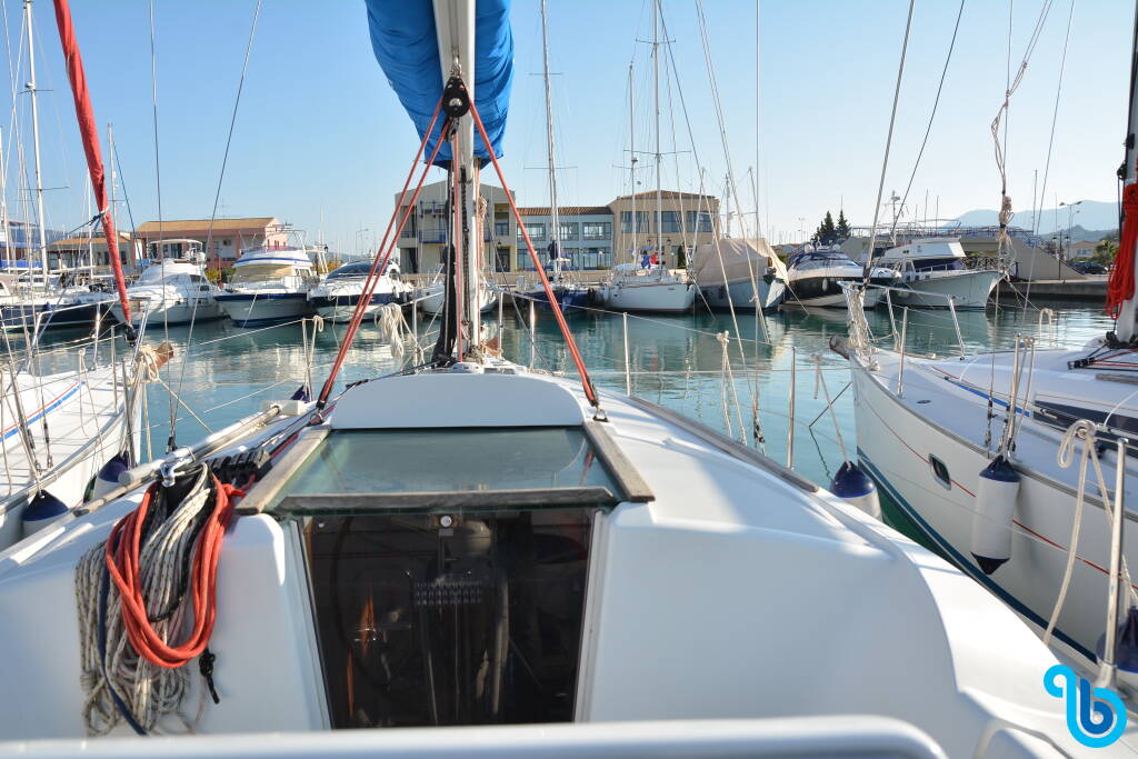 Sun Odyssey 32i, Charoula