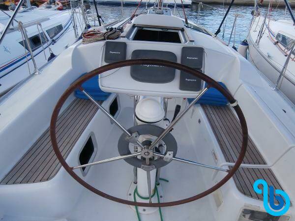 Sun Odyssey 32i, Charoula