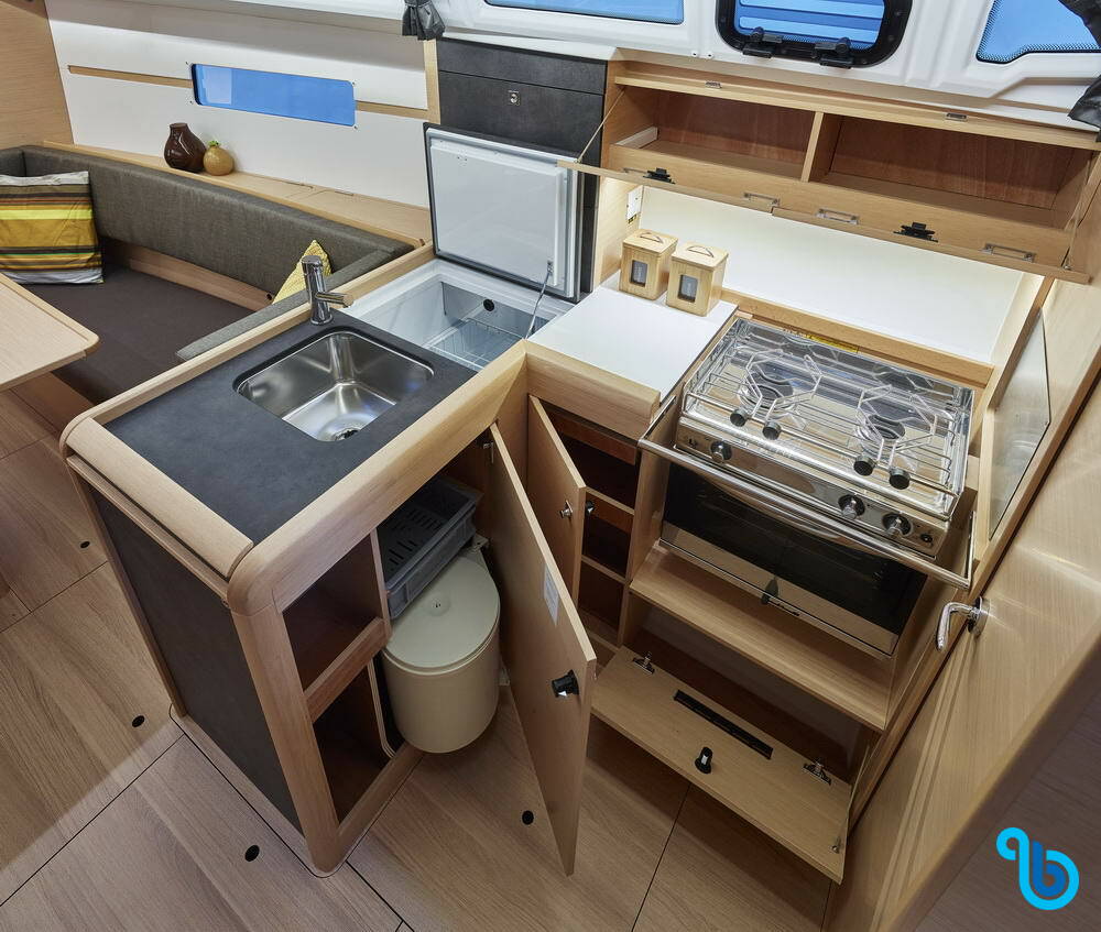 Sun Odyssey 349, DORINA