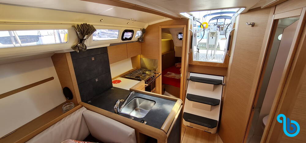 Sun Odyssey 349, DORINA