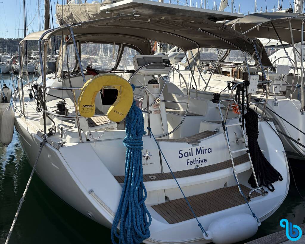 Sun Odyssey 36i, Sail Mira