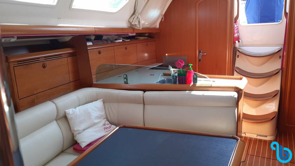 Sun Odyssey 37, Pink Pearl