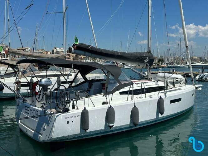 Sun Odyssey 380 SSY-03