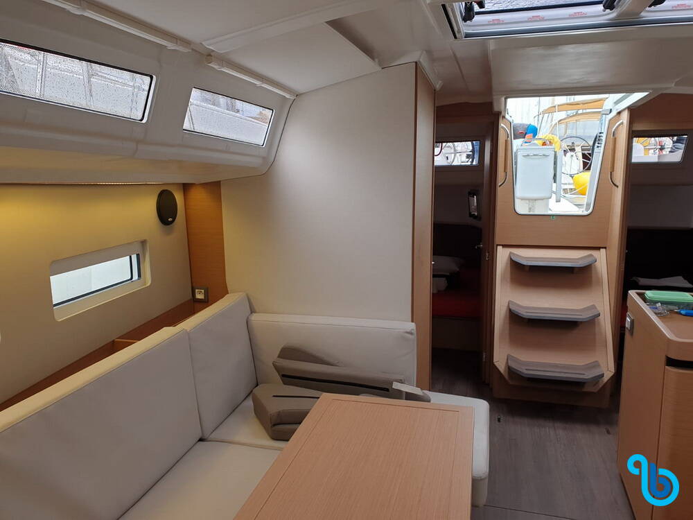 Sun Odyssey 410, JUTISA