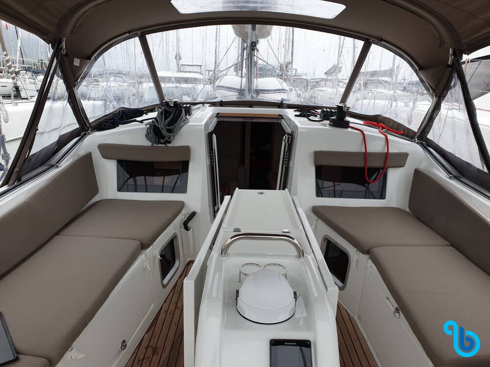 Sun Odyssey 410, JUTISA