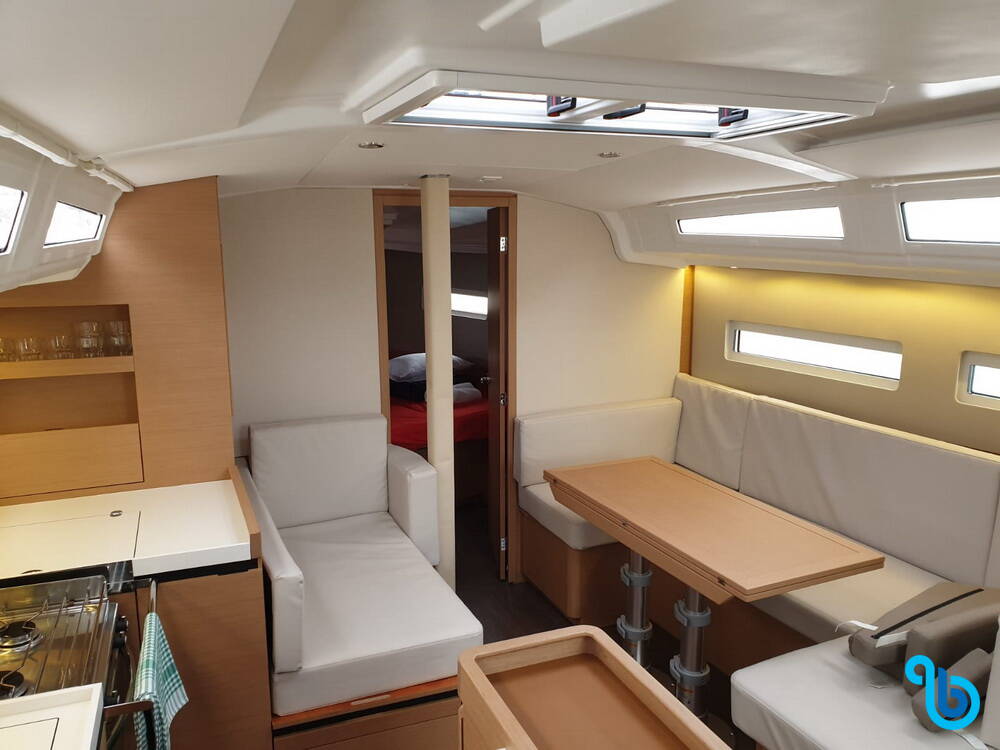 Sun Odyssey 410, JUTISA