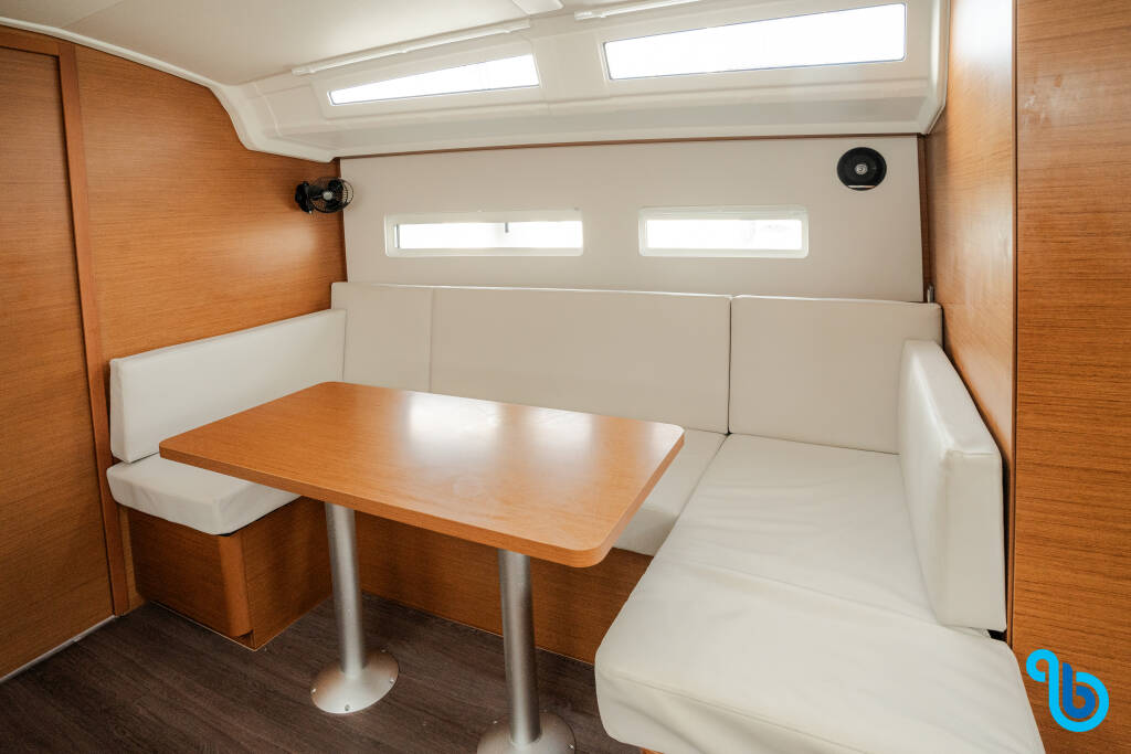 Sun Odyssey 410, Pheia - Comfort line