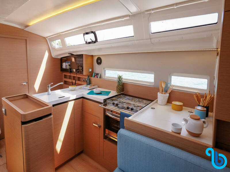 Sun Odyssey 410, Locean